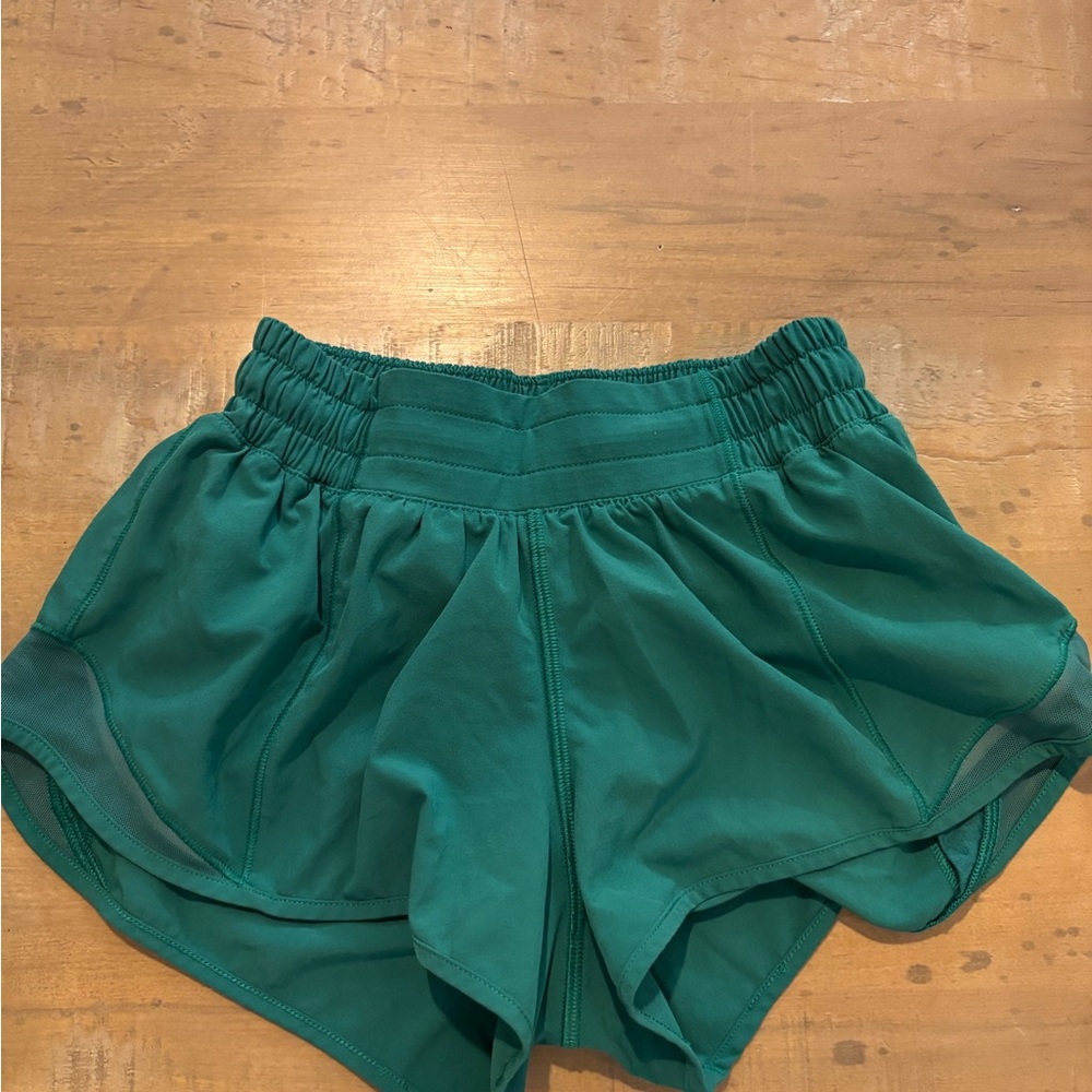 Lululemon Hotty Hots 2.5 Low Rise Shorts